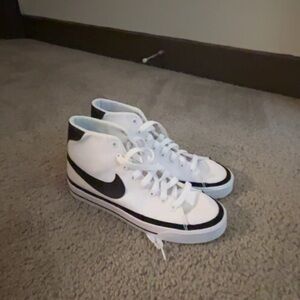 w nike court legacy cnvs mid